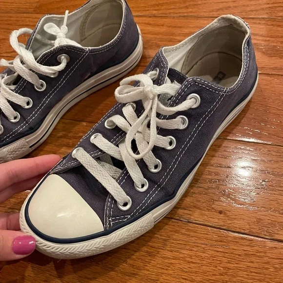 Converse Chuck Taylor Navy Blue Low Top Sneakers 👟 - Picture 2 of 7